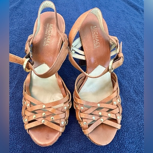 🎉Michael by Michael Kors Classic Brown Leather 5” Heels w/Gold Accents Size 8 - Picture 11 of 13